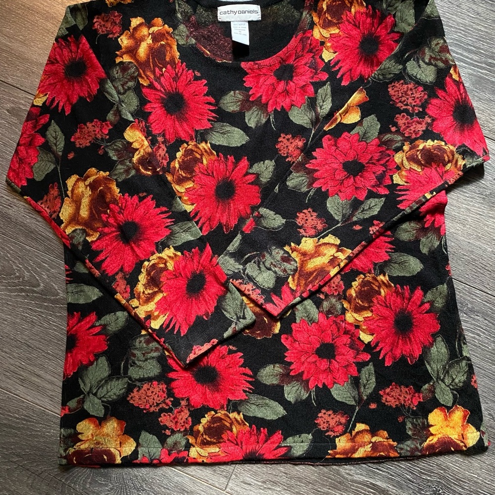 Women’s Long Sleeved Top